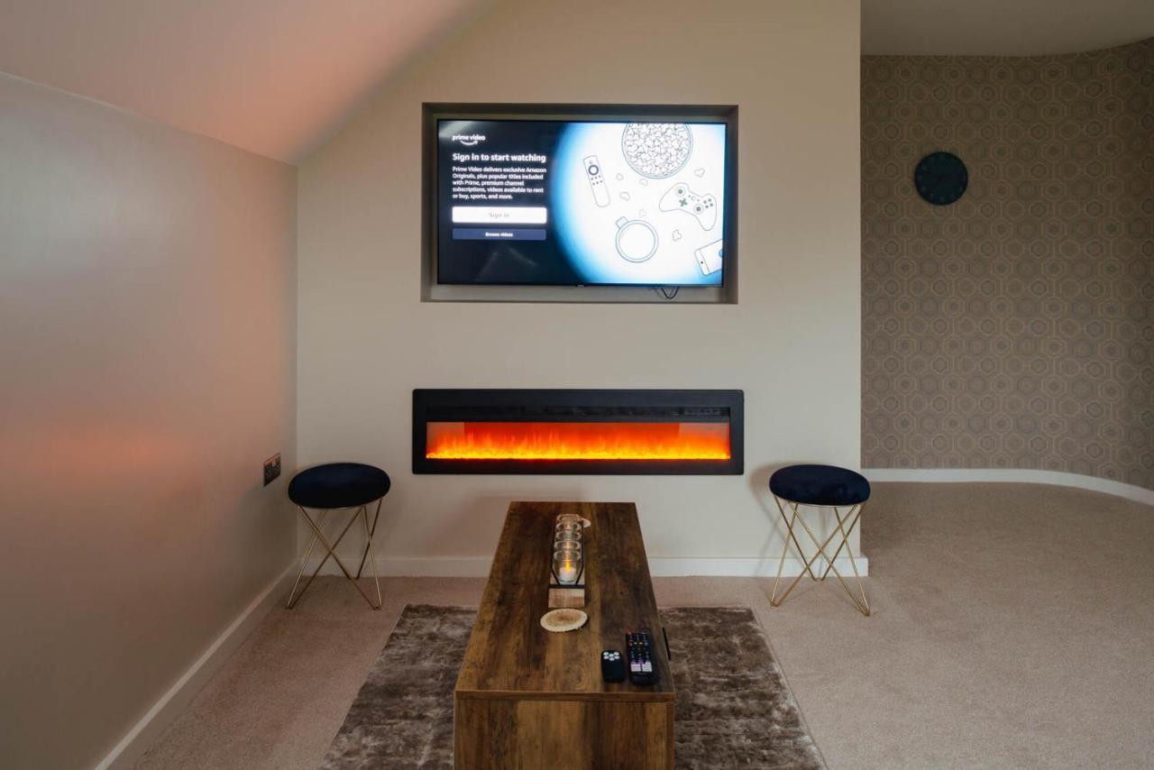 The Cosy Inn - Luxury Private Hot-Tub 던기번 외부 사진