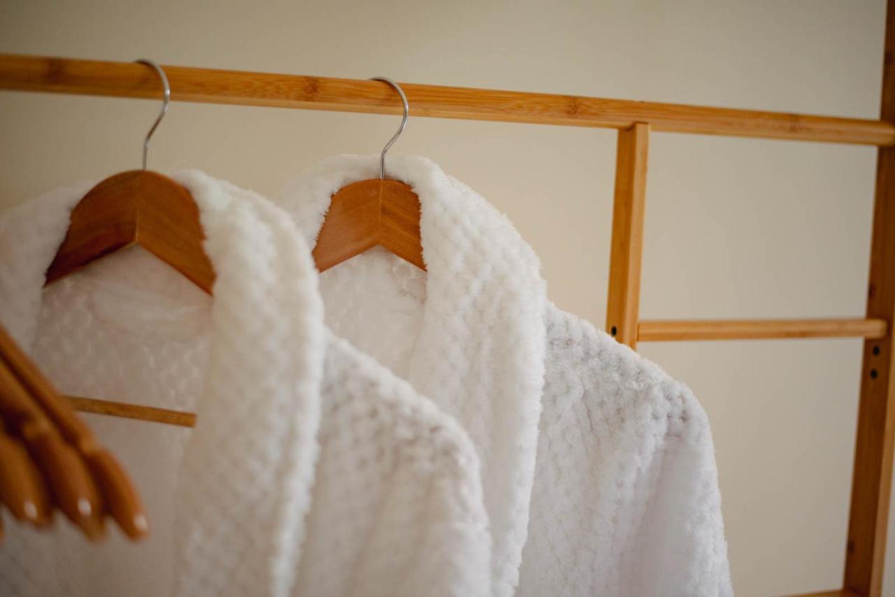 The Cosy Inn - Luxury Private Hot-Tub 던기번 외부 사진